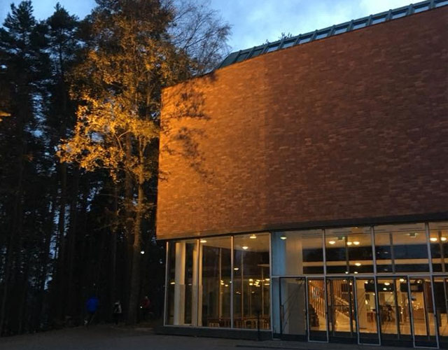 于韦斯屈莱大学